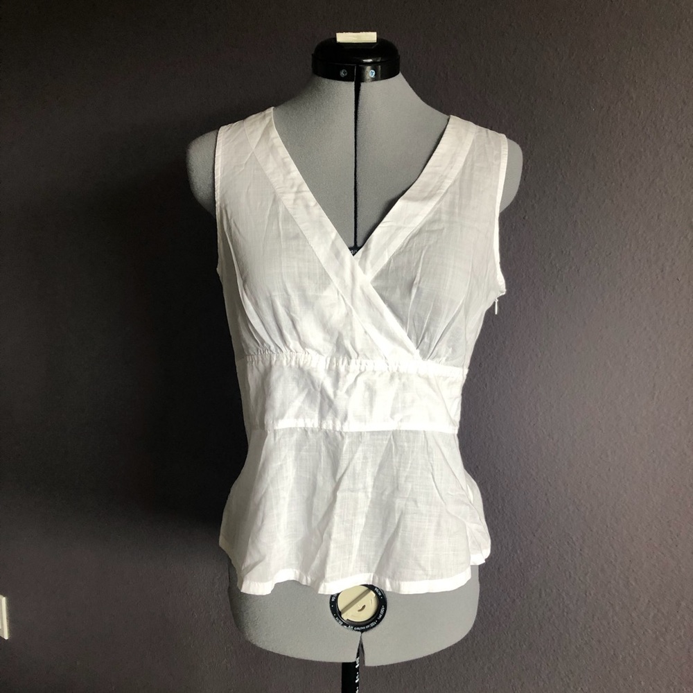 Sleeveless blouse